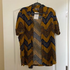 Vibey Button Down w/ zig zag cheetah print